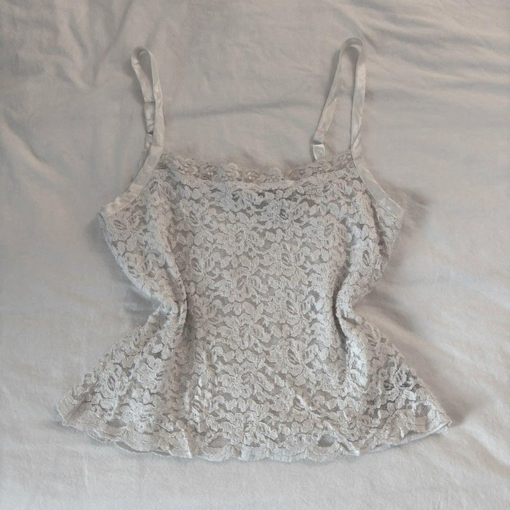 Vintage white lace Liz Claiborne tank top with beaded lace neckline